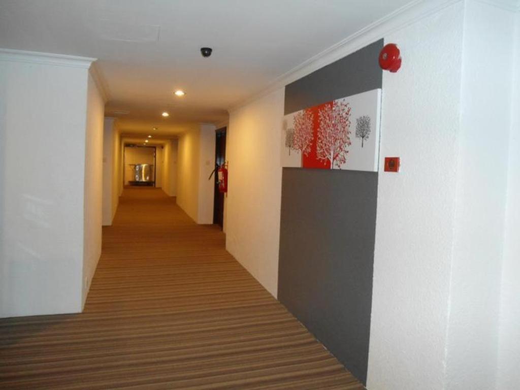 Regent Hotel Bintulu Exterior photo
