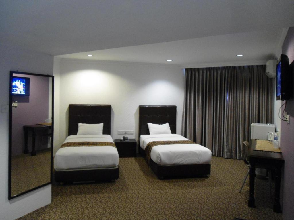 Regent Hotel Bintulu Exterior photo