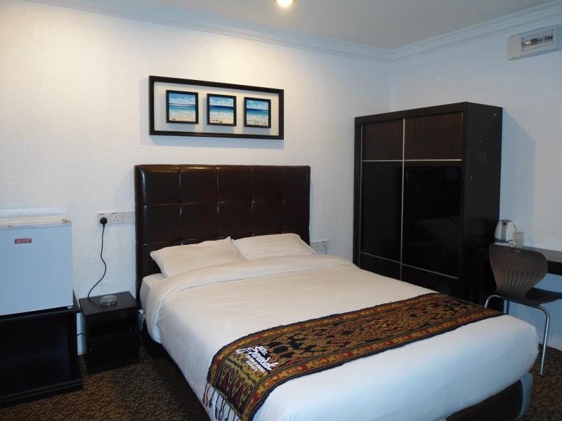 Regent Hotel Bintulu Exterior photo