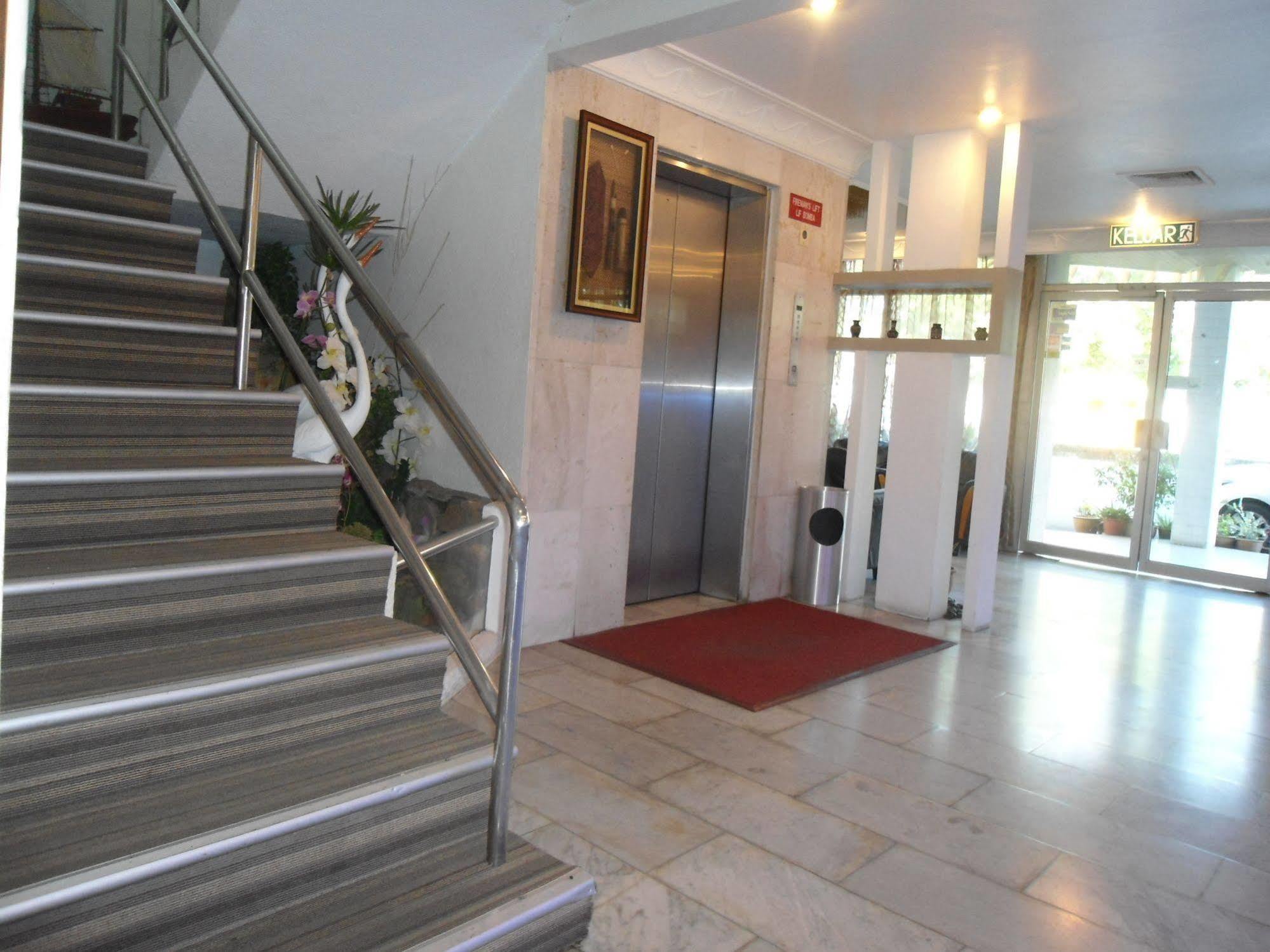 Regent Hotel Bintulu Exterior photo